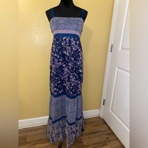 Long dress. It is a large size dress. Good condition.